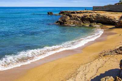 Da Cala Scizzo al Motel Agip: viaggio tra le calette sabbiose e "archeologiche" di Torre a Mare